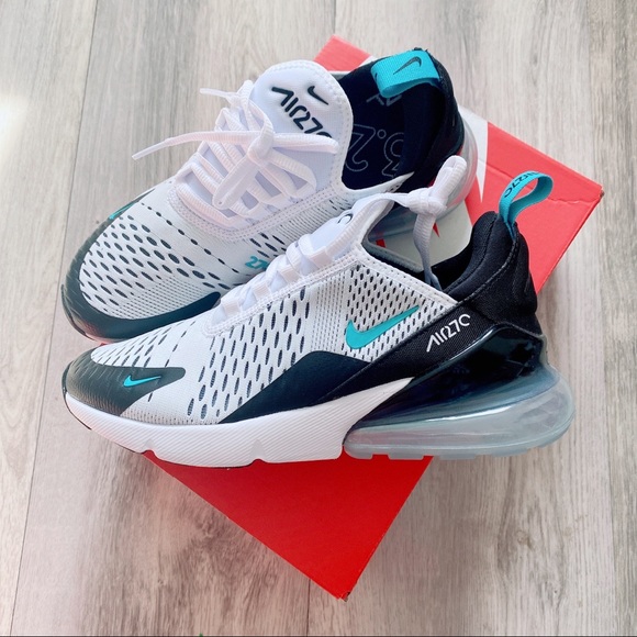 Nike Shoes - Nike air max 270